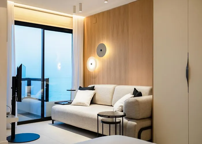 Aloha Apartamentos - Primera Linea De Playa - Vista Al Mar
